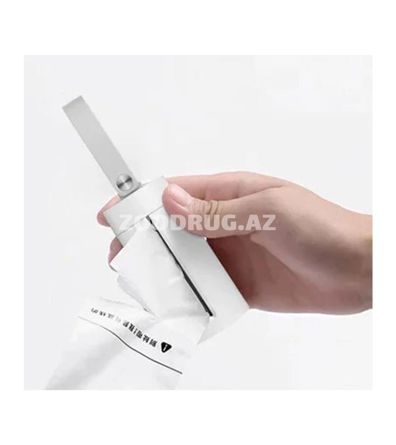 Диспенсер для пакетов Petkit — компактное и стильное решение для прогулок с собакой.